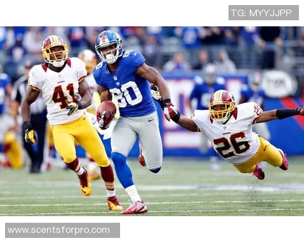 足球明星日常穿搭风格揭秘时尚潮流与个性魅力的完美结合